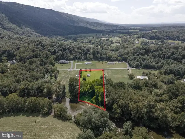1806 Deer Rapids Rd, Strasburg