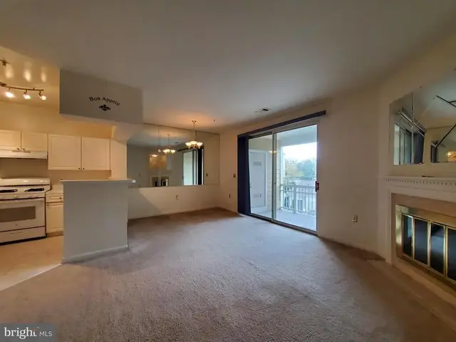 12909 Alton Sq #301, Herndon