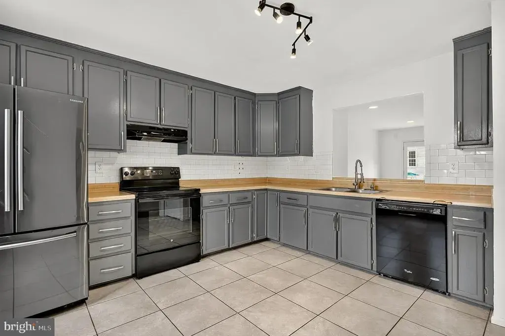 8490 Saddle Ct, MANASSAS