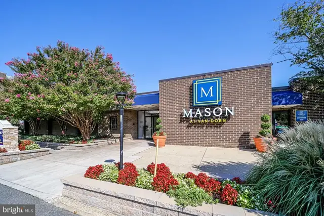 4 S Van Dorn St #602, Alexandria