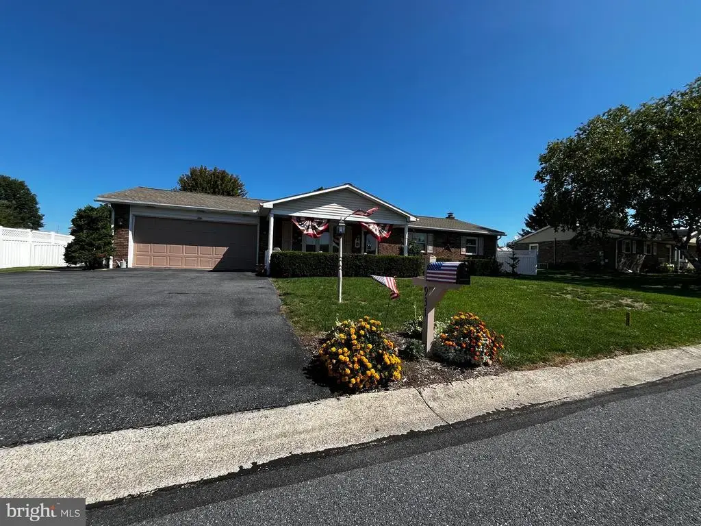 931 Oak Ln, LEBANON