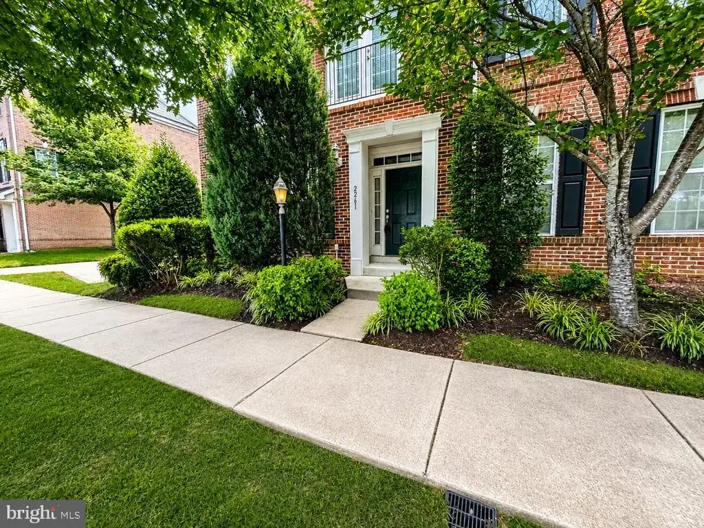 2261 Potomac Club Parkway, WOODBRIDGE