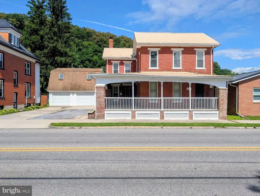 131 W Main St, EVERETT