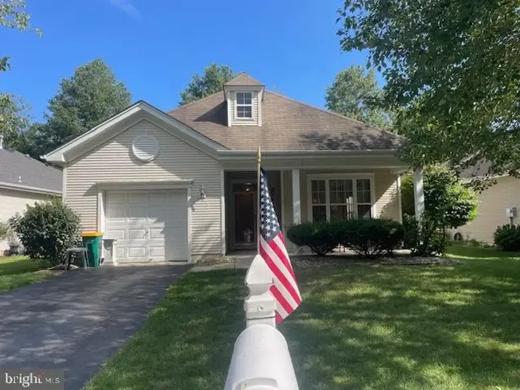 28 Spring Meadow Dr, LAKEWOOD