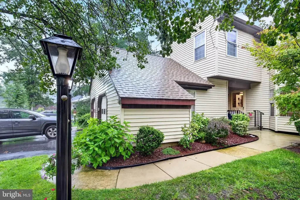 -5 Hillsborough Dr #b, MONROE TWP