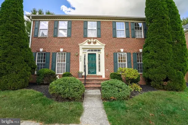 303 Highland Ridge Ave, Gaithersburg