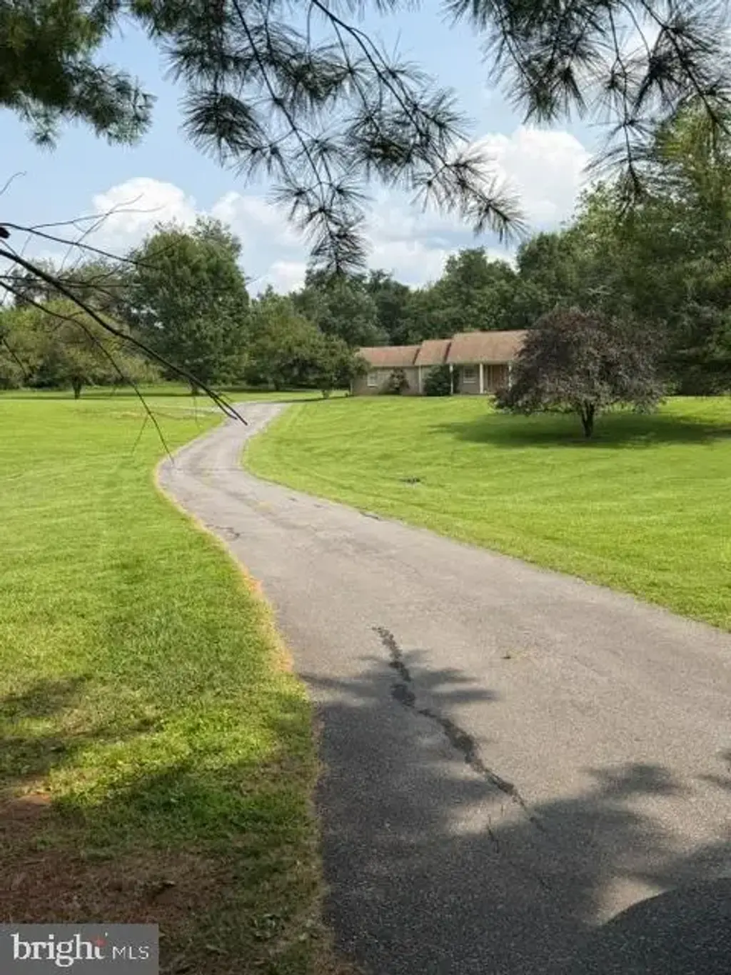274 Dogwood Manor Dr, SHENANDOAH JUNCTION