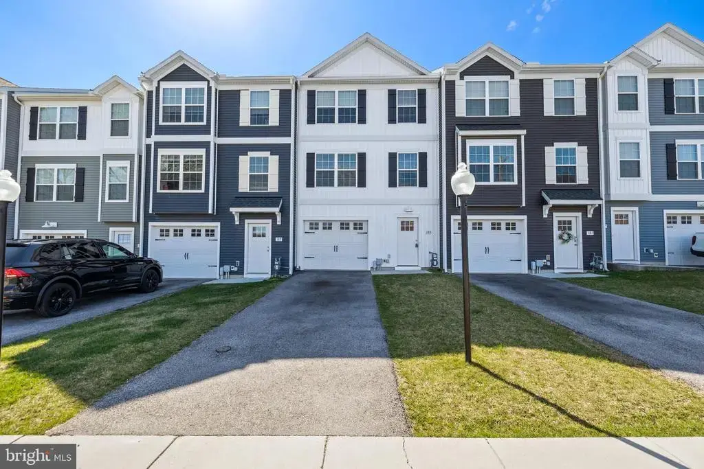 2085 Clinton Avenue, CHAMBERSBURG