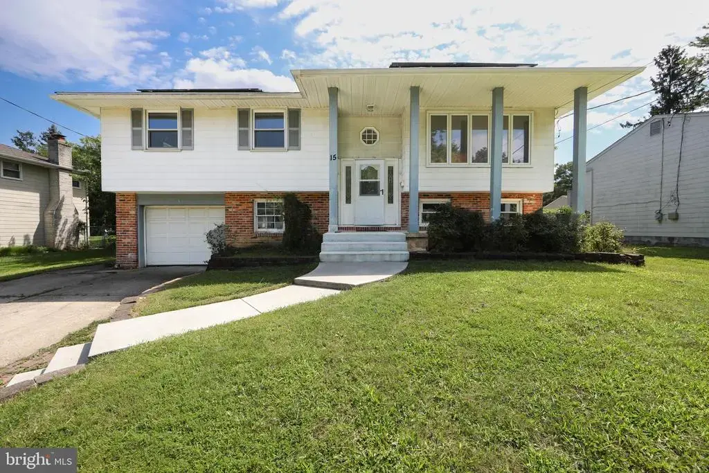 15 Knollwood Dr, CHERRY HILL