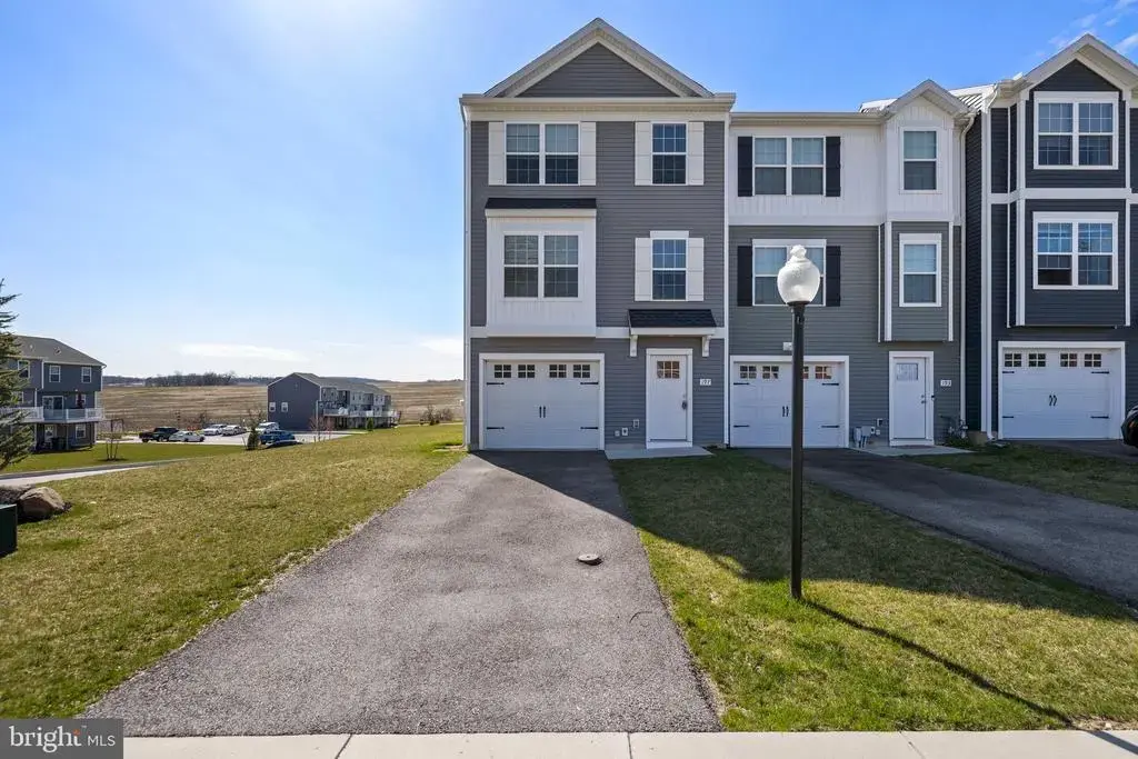 783 Bassett Drive, CHAMBERSBURG
