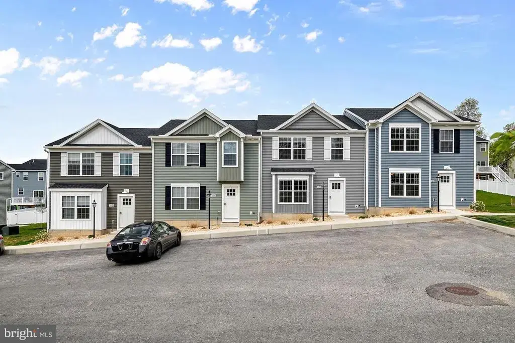 3084 Clinton Avenue, CHAMBERSBURG