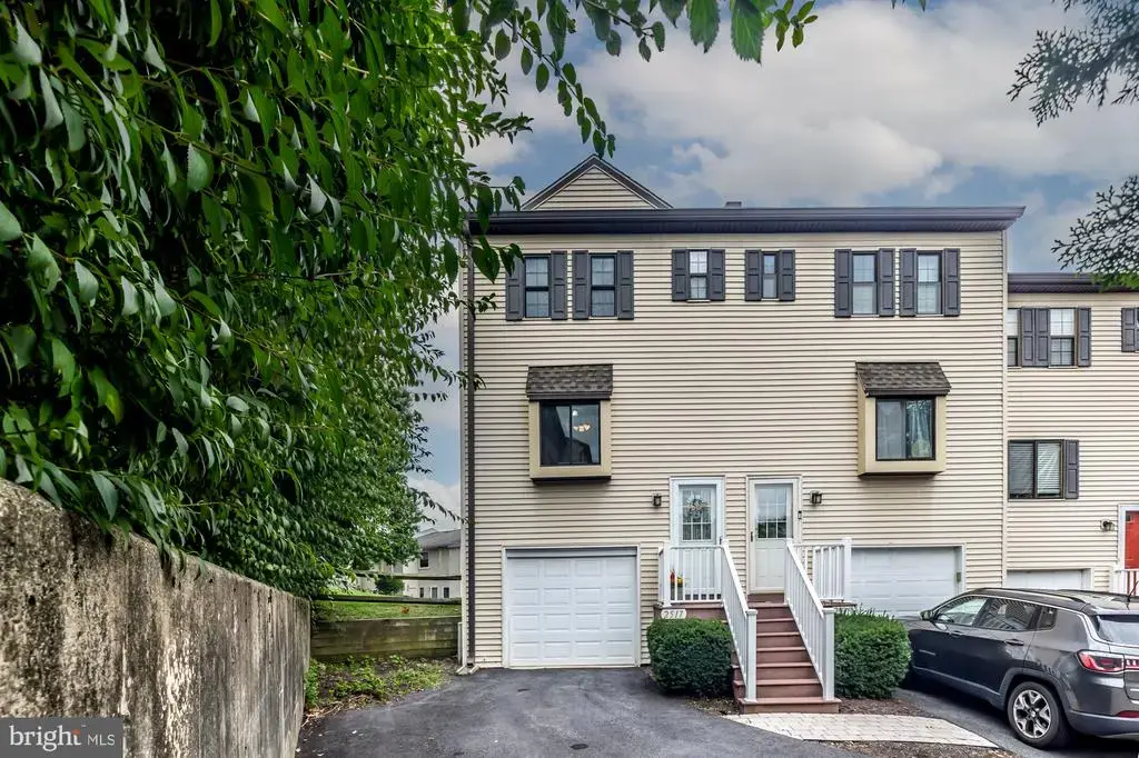 2517 Pond View Dr #2517, WEST CHESTER