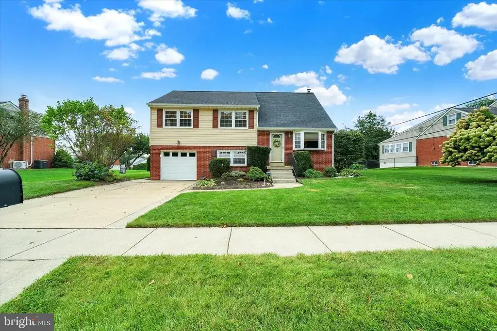 704 Dorcaster Dr, WILMINGTON