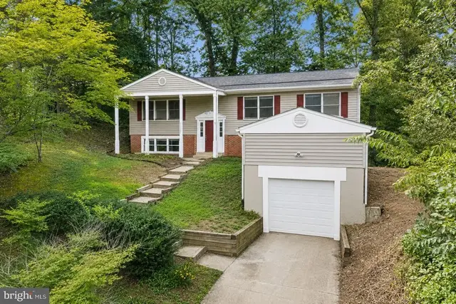 15922 Edgewood Dr, Dumfries