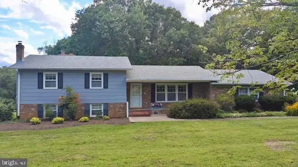 19452 Hickory Dr, CULPEPER