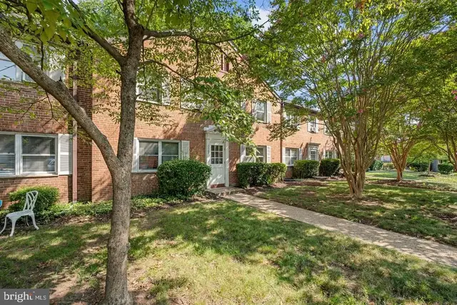 2907-b 16th Rd S #2907b, Arlington