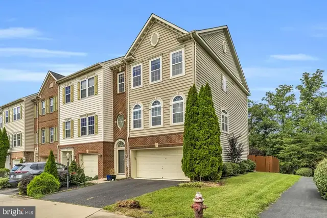 25241 Beach Pl, Chantilly
