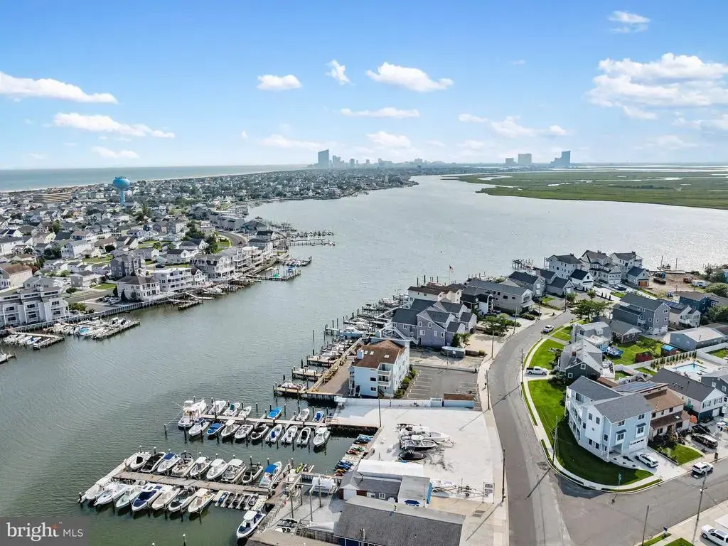 444 W Shore Dr #apt 4, BRIGANTINE