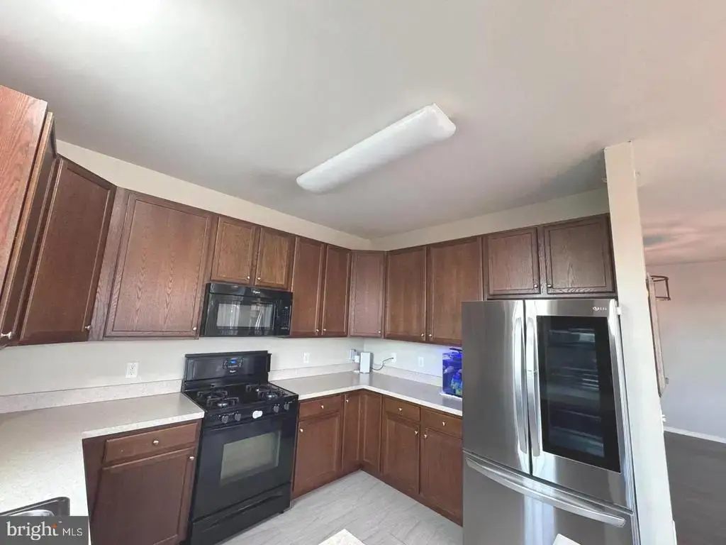 638 Timberlake Dr, EWING