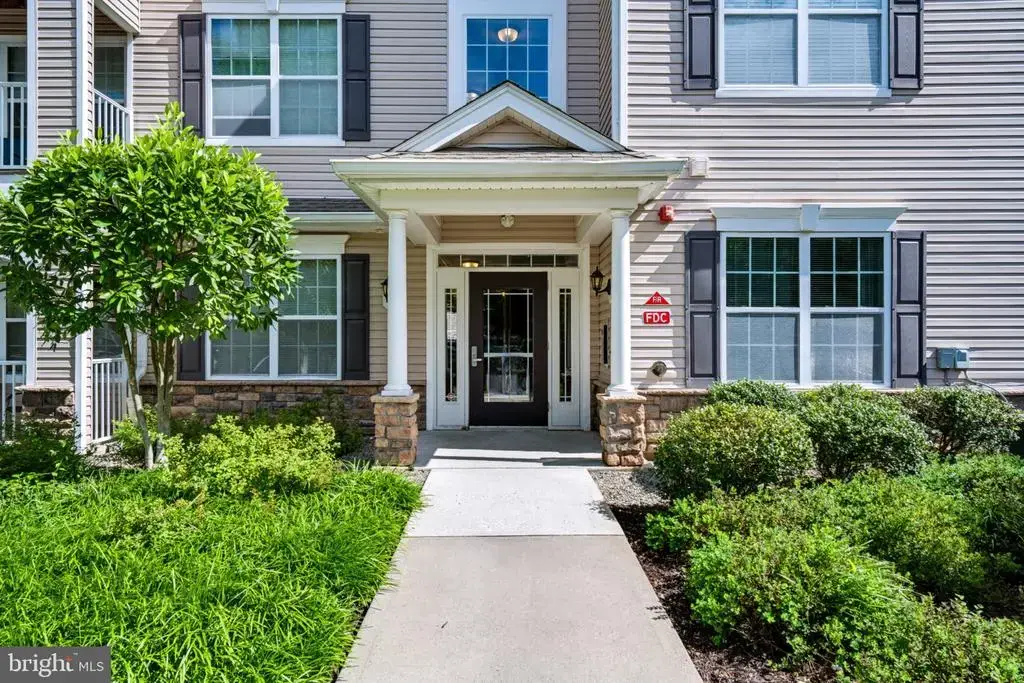638 Timberlake Dr, EWING