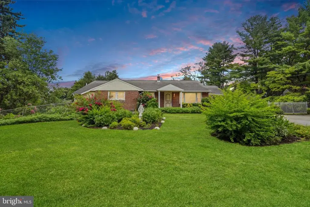2084 Dutton Mill Rd, NEWTOWN SQUARE