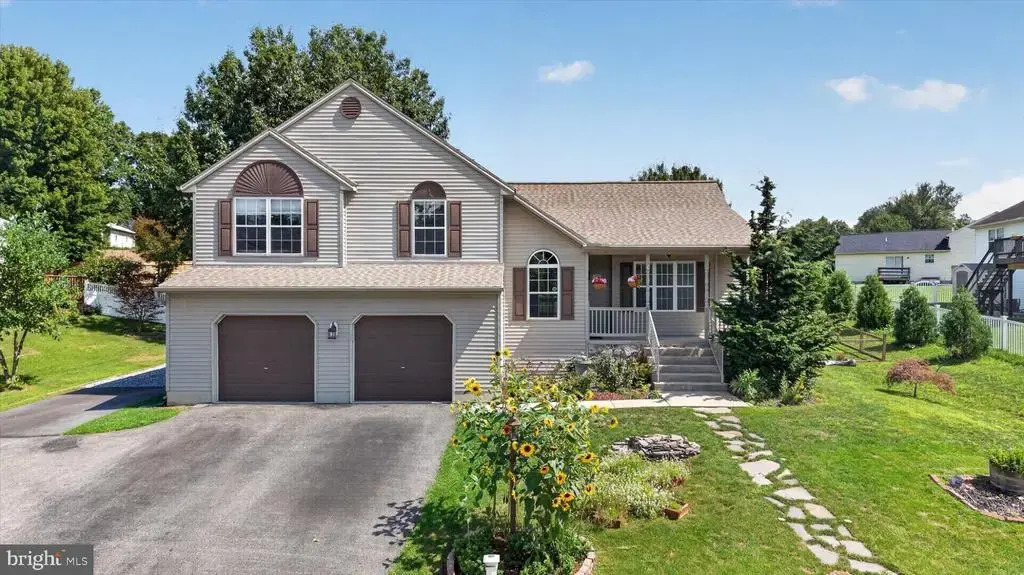 55 Farm Ln, MANCHESTER