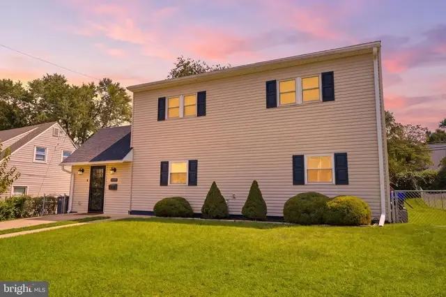 9337 Andover Rd, Philadelphia