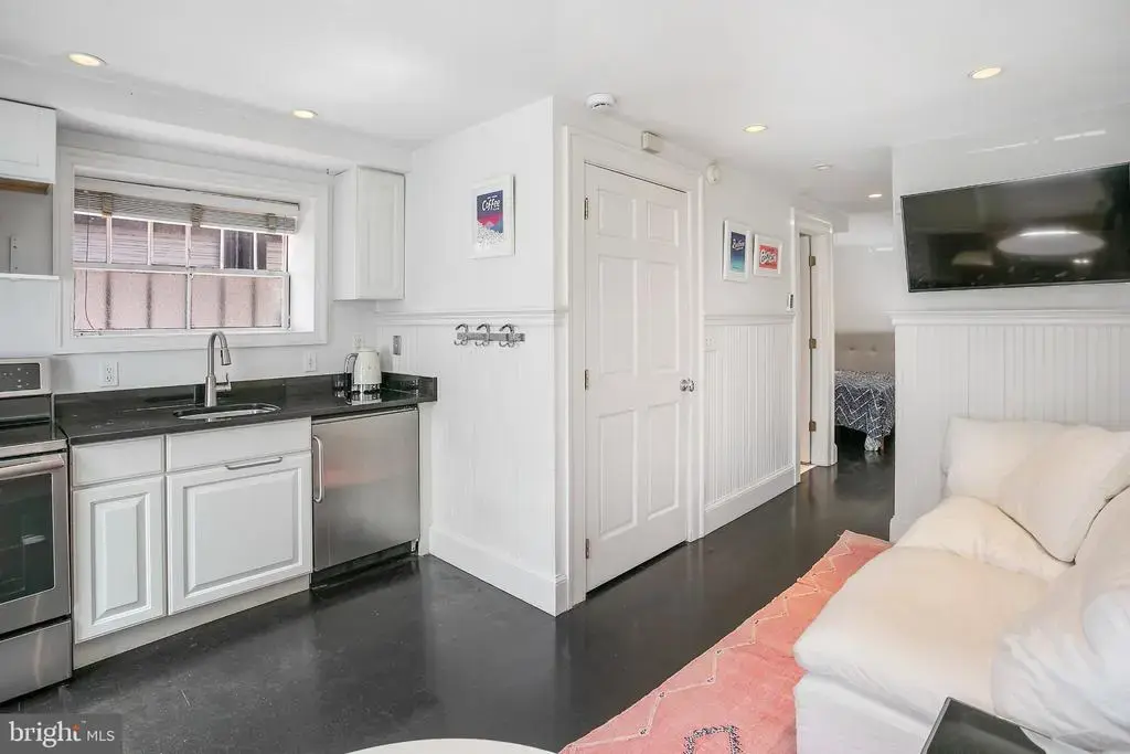 1832 Corcoran St Nw #b, WASHINGTON