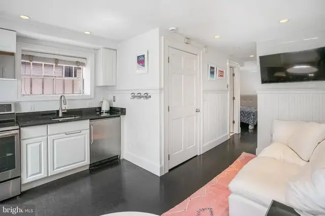 1832 Corcoran St Nw #b, Washington