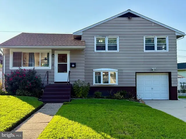 18 Aquilla Ave, New Castle