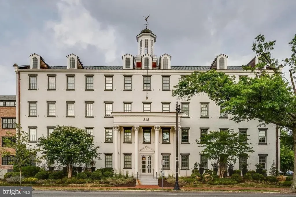 515 N Washington St #203, ALEXANDRIA