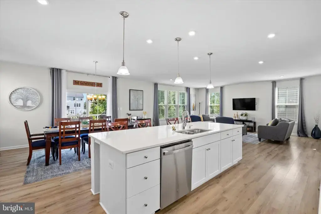12528 Southington Dr, WOODBRIDGE