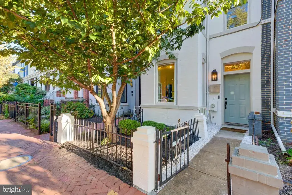 607 L St Ne, WASHINGTON