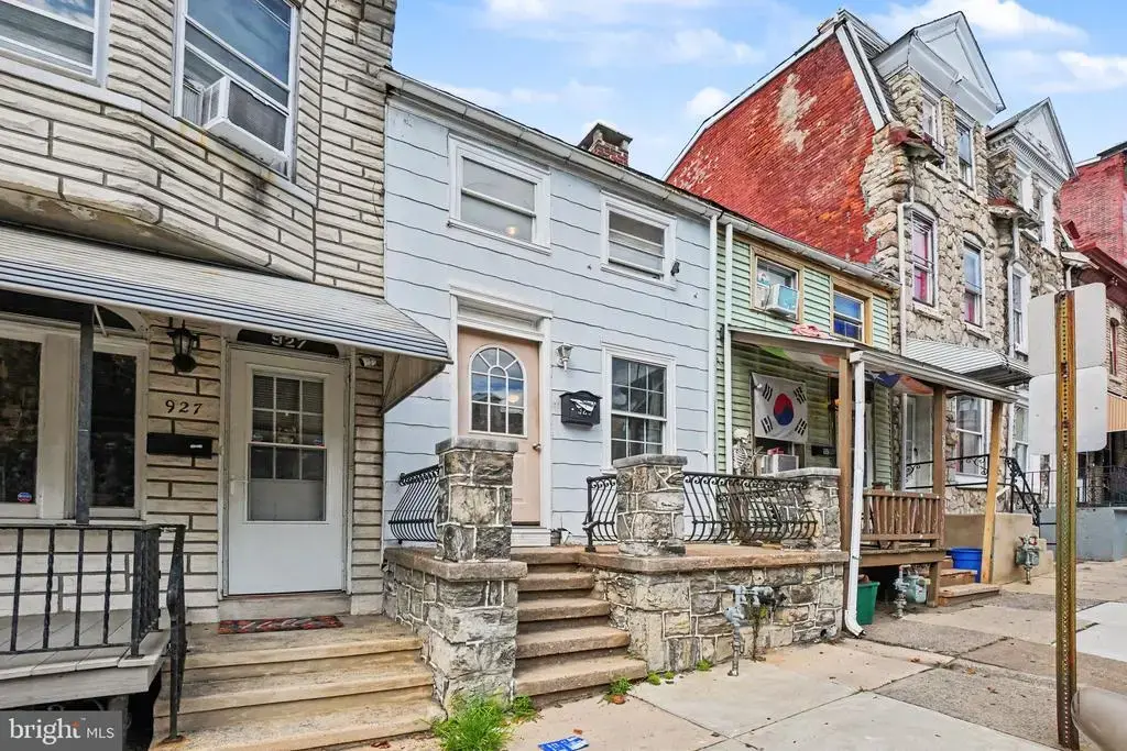 929 Washington St, READING