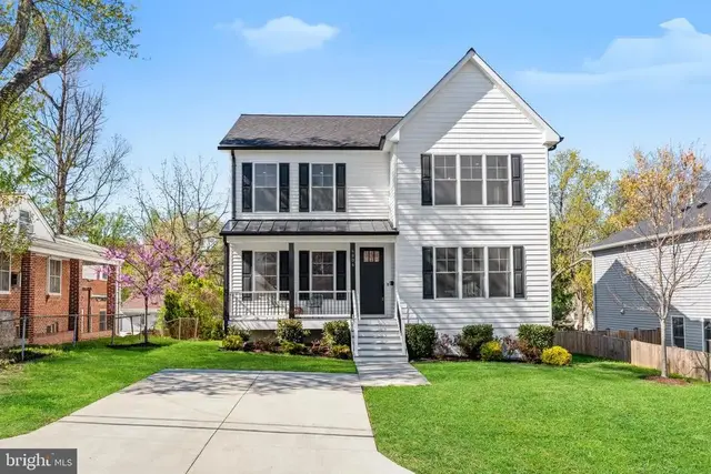 6806 Farragut Ave, Falls Church