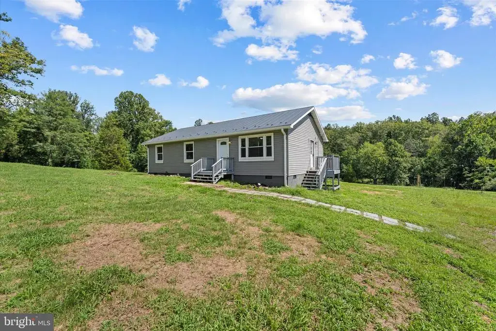 9359 Paradise Rd, WARRENTON