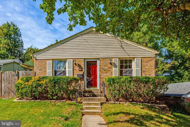 210 Croydon Ave, Rockville