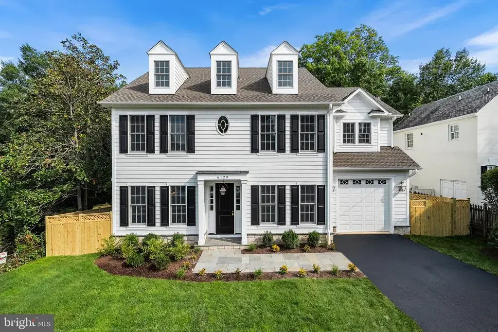 6123 Woodmont Rd, ALEXANDRIA