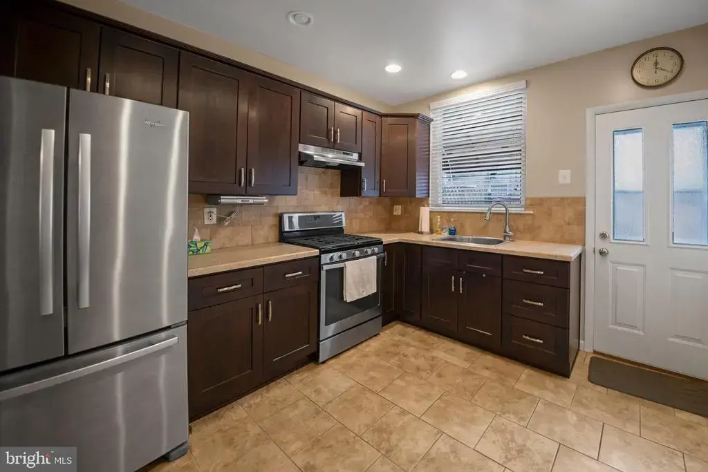 2416 S 16th St, PHILADELPHIA