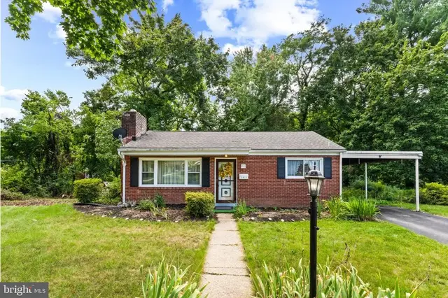 410 Clinton Rd, Harrisburg