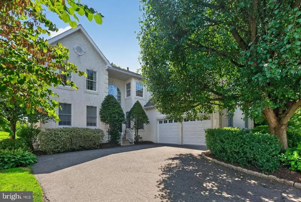 135 Augusta Dr, MOORESTOWN