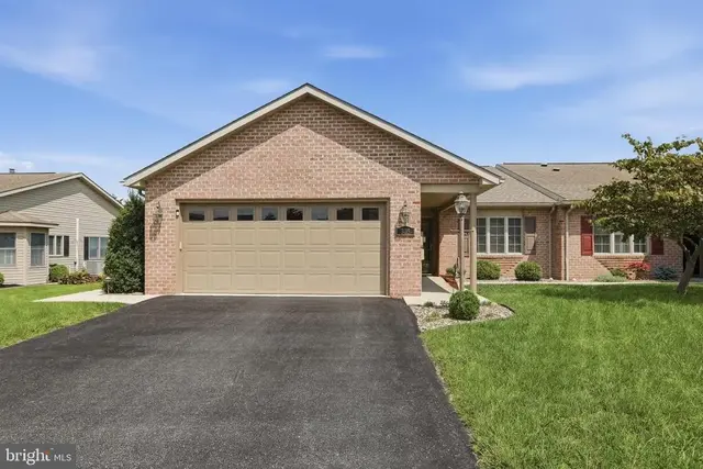 305 Sunbrook Drive, Chambersburg