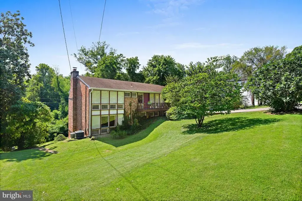 1438 Waggaman Cir, MCLEAN