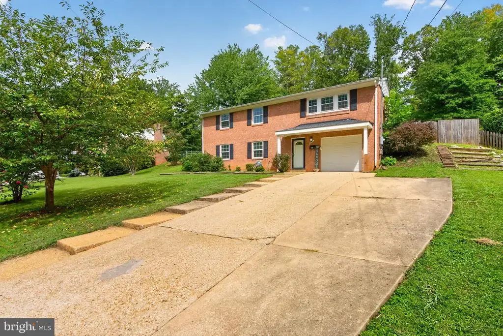 4725 Springbrook Dr, ANNANDALE