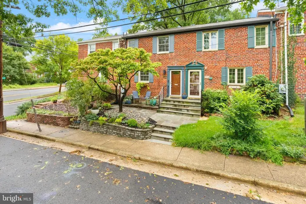 202 Gentry Ave, ALEXANDRIA