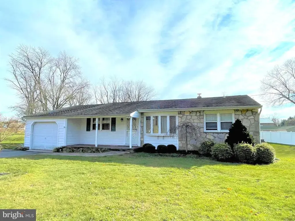 310 Fish Pond Rd, SEWELL
