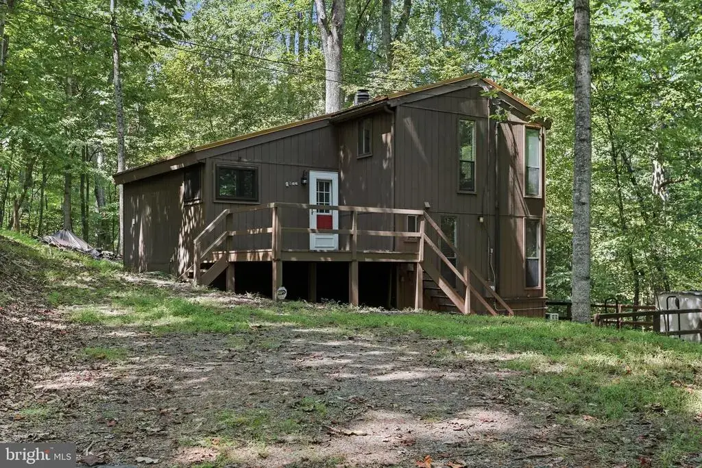 1027 The Woods Rd, HEDGESVILLE