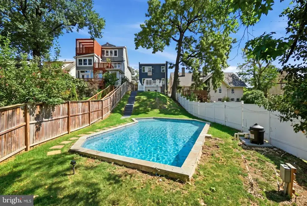 3102 South Dakota Ave Ne, WASHINGTON