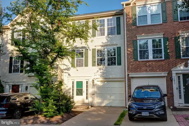 44877 Grove Ter, Ashburn