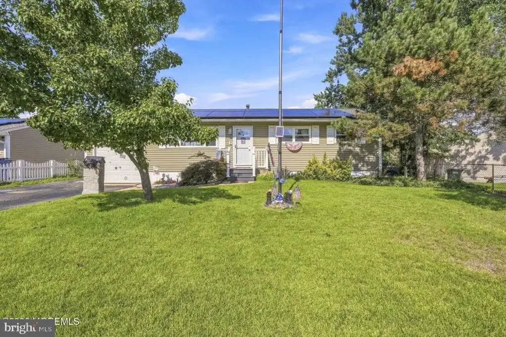 401 Applegate Ave, TOMS RIVER